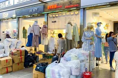 沙河服裝批發(fā)市場!發(fā)貨、價(jià)格的源頭